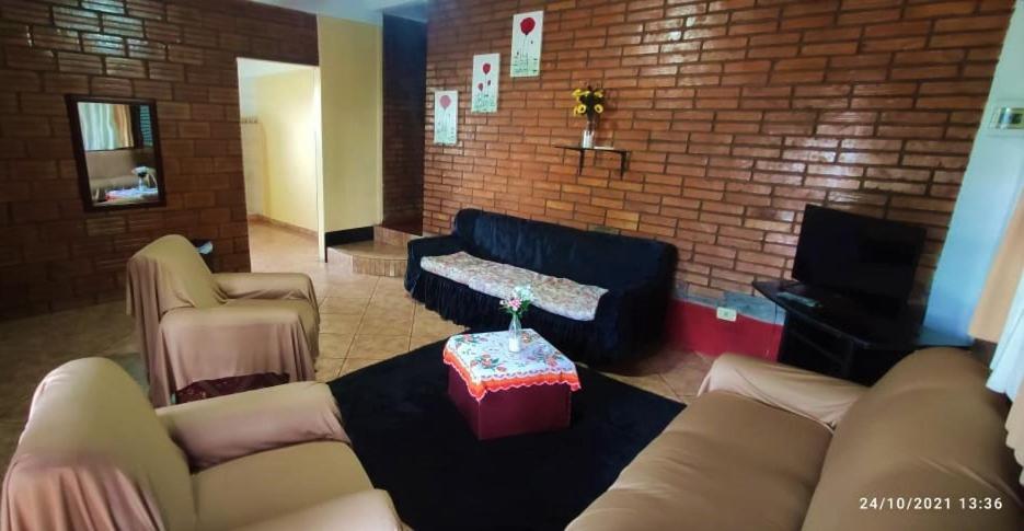 Iguazu Alojamiento "La Casa" Puerto Iguazu Luaran gambar