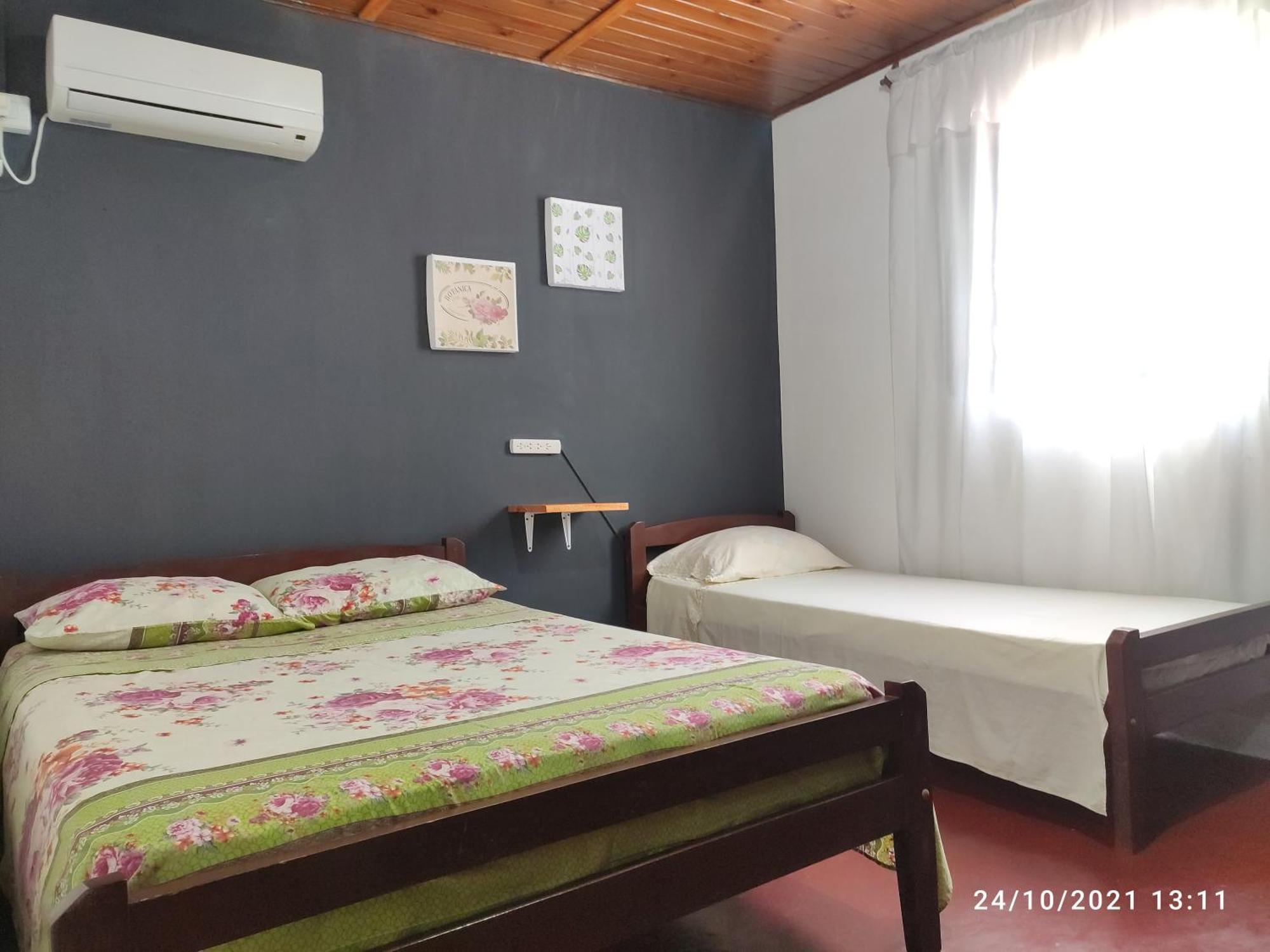Iguazu Alojamiento "La Casa" Puerto Iguazu Bilik gambar